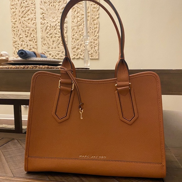 Marc Jacobs Handbags - Marc Jacobs tote/ lap top bag